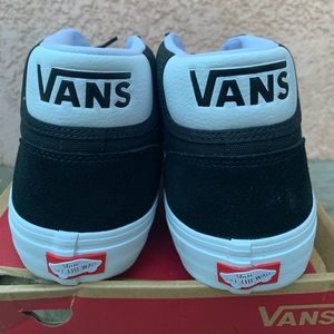 Vans old skool mid shoes Black/white NWOT! 🔥🔥